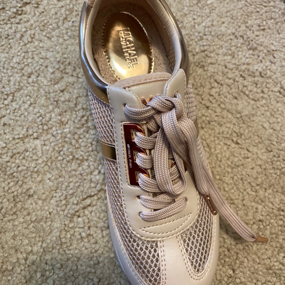Michael Kors pink metallic gold sneaker size 6 - Picture 3 of 6